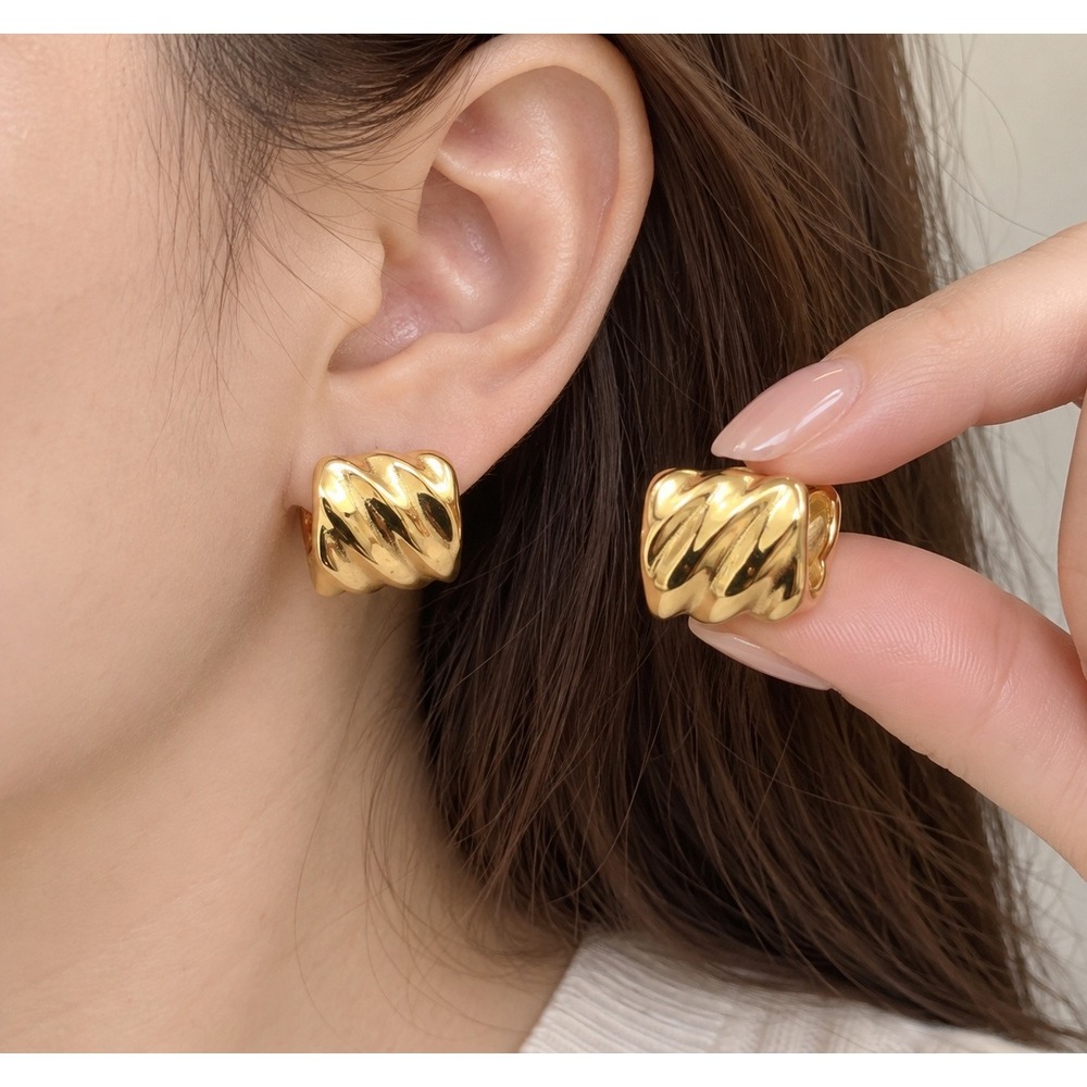 18K Gold Plated Stainless Steel Twisted Croissant Chunky Hoop Earrings 1.9cm